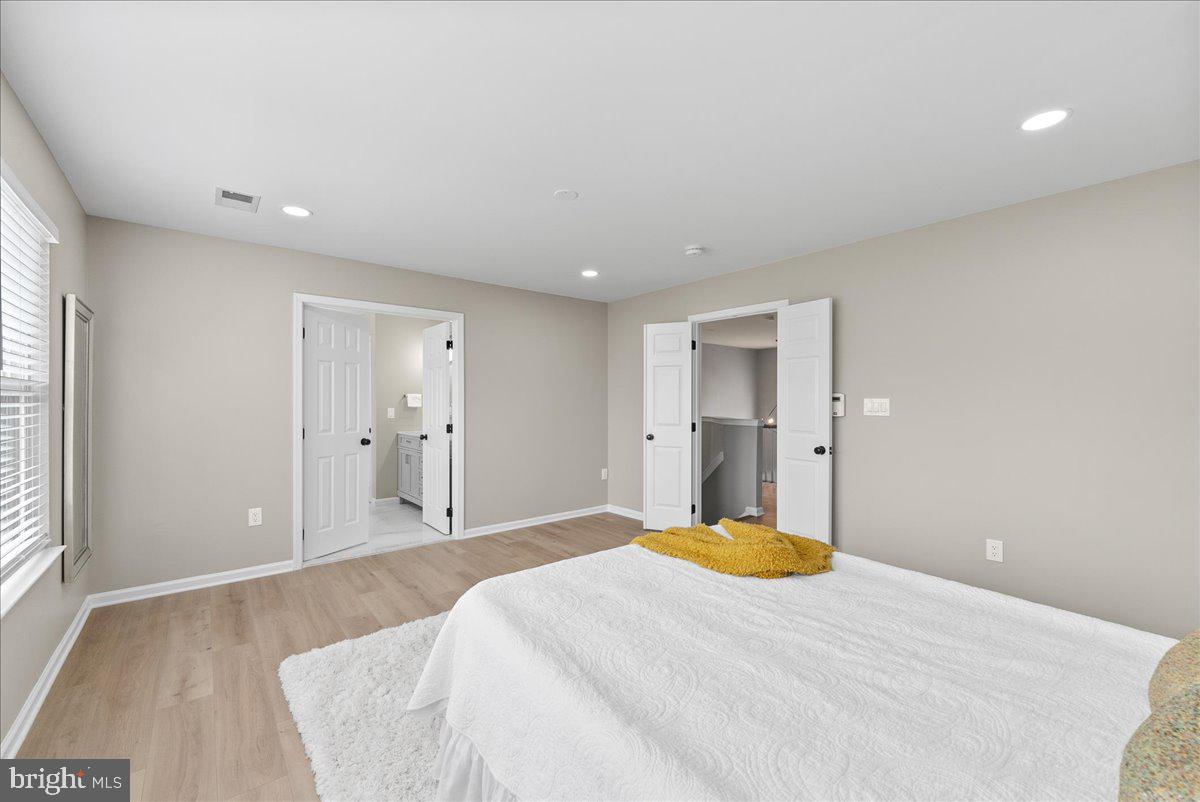21788 REGENTS PARK CIR, STERLING, Virginia 20166, 4 Bedrooms Bedrooms, ,2 BathroomsBathrooms,Residential,For sale,21788 REGENTS PARK CIR,VALO2098696 MLS # VALO2098696
