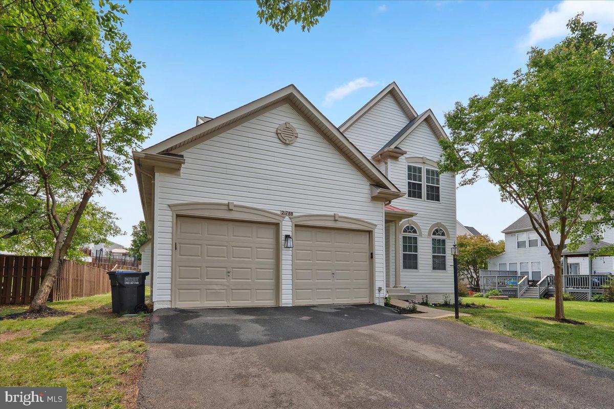 21788 REGENTS PARK CIR, STERLING, Virginia 20166, 4 Bedrooms Bedrooms, ,2 BathroomsBathrooms,Residential,For sale,21788 REGENTS PARK CIR,VALO2098696 MLS # VALO2098696
