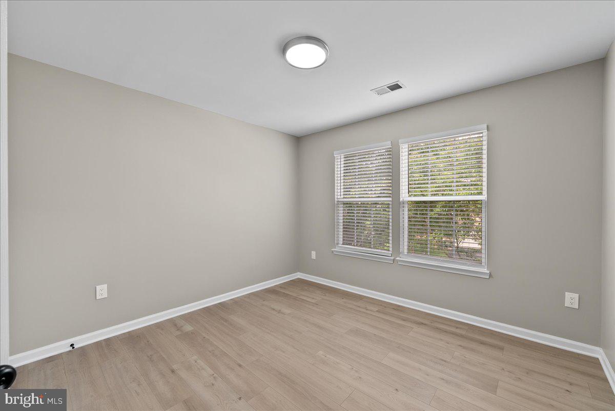 21788 REGENTS PARK CIR, STERLING, Virginia 20166, 4 Bedrooms Bedrooms, ,2 BathroomsBathrooms,Residential,For sale,21788 REGENTS PARK CIR,VALO2098696 MLS # VALO2098696
