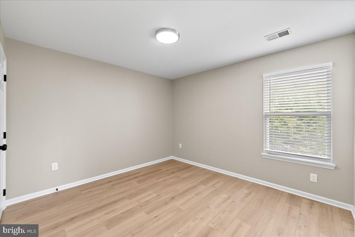 21788 REGENTS PARK CIR, STERLING, Virginia 20166, 4 Bedrooms Bedrooms, ,2 BathroomsBathrooms,Residential,For sale,21788 REGENTS PARK CIR,VALO2098696 MLS # VALO2098696