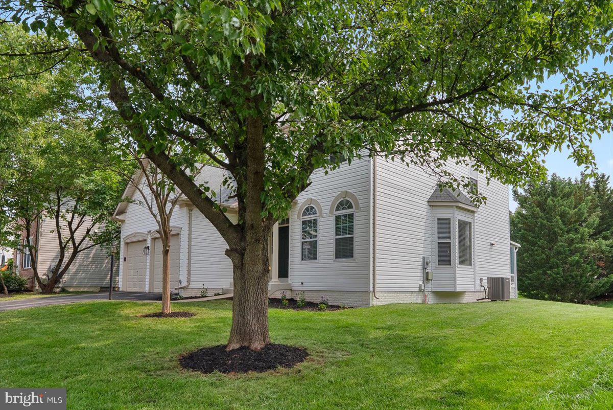 21788 REGENTS PARK CIR, STERLING, Virginia 20166, 4 Bedrooms Bedrooms, ,2 BathroomsBathrooms,Residential,For sale,21788 REGENTS PARK CIR,VALO2098696 MLS # VALO2098696