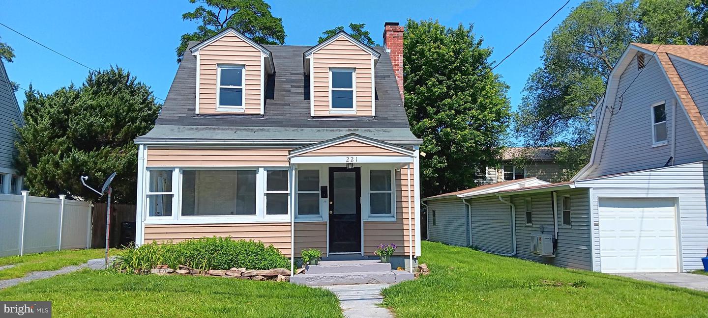 221 BOYD AVE, WINCHESTER, Virginia 22601, 3 Bedrooms Bedrooms, ,1 BathroomBathrooms,Residential,For sale,221 BOYD AVE,VAWI2007904 MLS # VAWI2007904