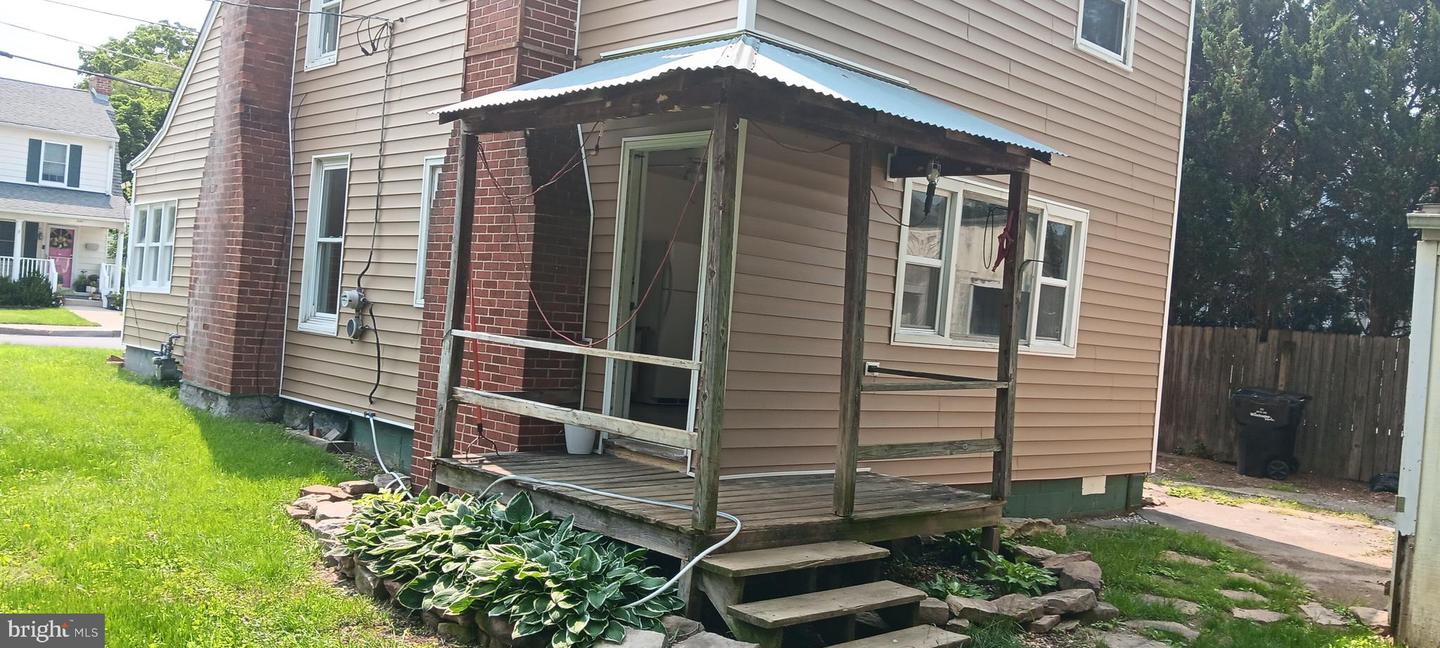 221 BOYD AVE, WINCHESTER, Virginia 22601, 3 Bedrooms Bedrooms, ,1 BathroomBathrooms,Residential,For sale,221 BOYD AVE,VAWI2007904 MLS # VAWI2007904
