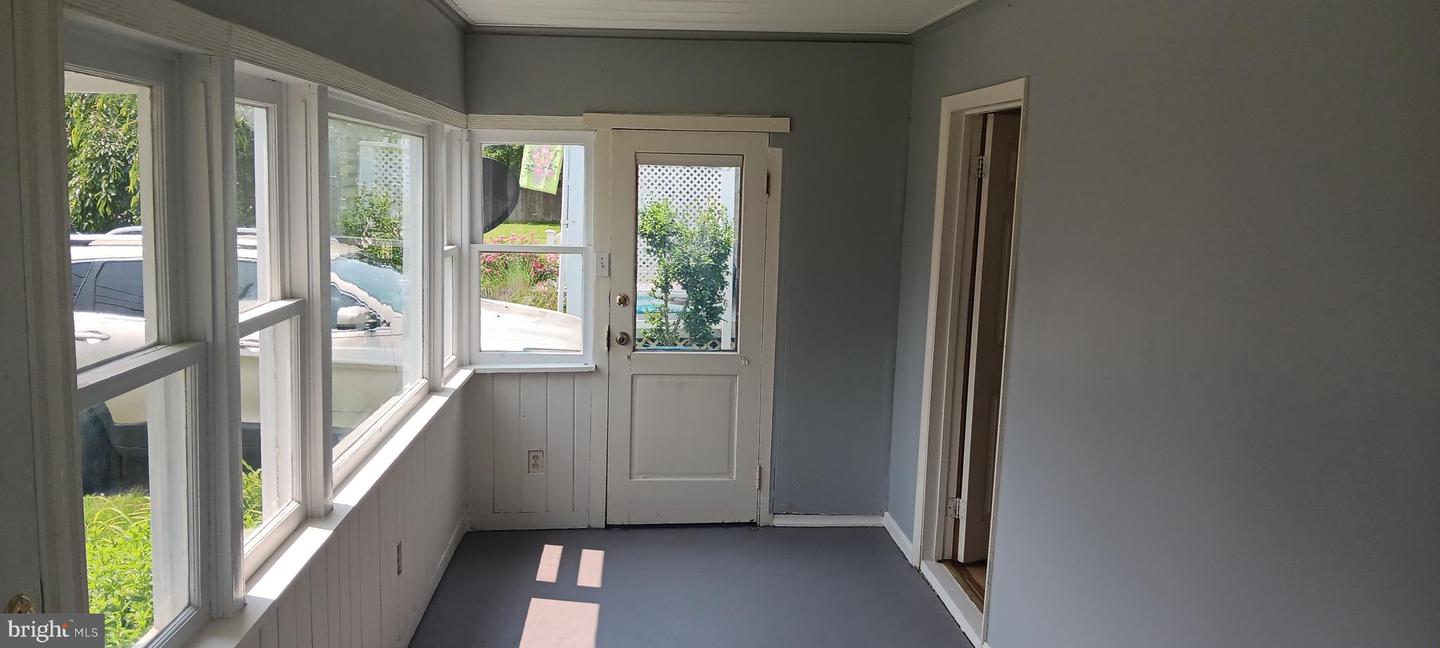 221 BOYD AVE, WINCHESTER, Virginia 22601, 3 Bedrooms Bedrooms, ,1 BathroomBathrooms,Residential,For sale,221 BOYD AVE,VAWI2007904 MLS # VAWI2007904