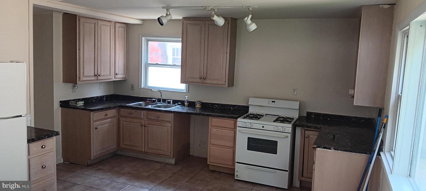 221 BOYD AVE, WINCHESTER, Virginia 22601, 3 Bedrooms Bedrooms, ,1 BathroomBathrooms,Residential,For sale,221 BOYD AVE,VAWI2007904 MLS # VAWI2007904