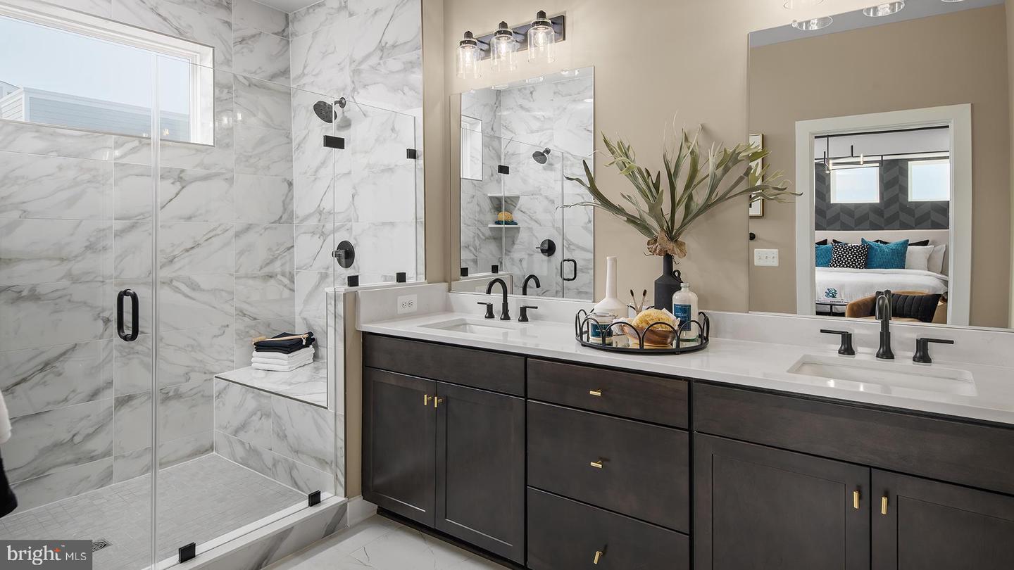 TBB CLOONGEE TER #CLARENDON, DULLES, Virginia 20166, 3 Bedrooms Bedrooms, ,2 BathroomsBathrooms,Residential,For sale,TBB CLOONGEE TER #CLARENDON,VALO2098668 MLS # VALO2098668