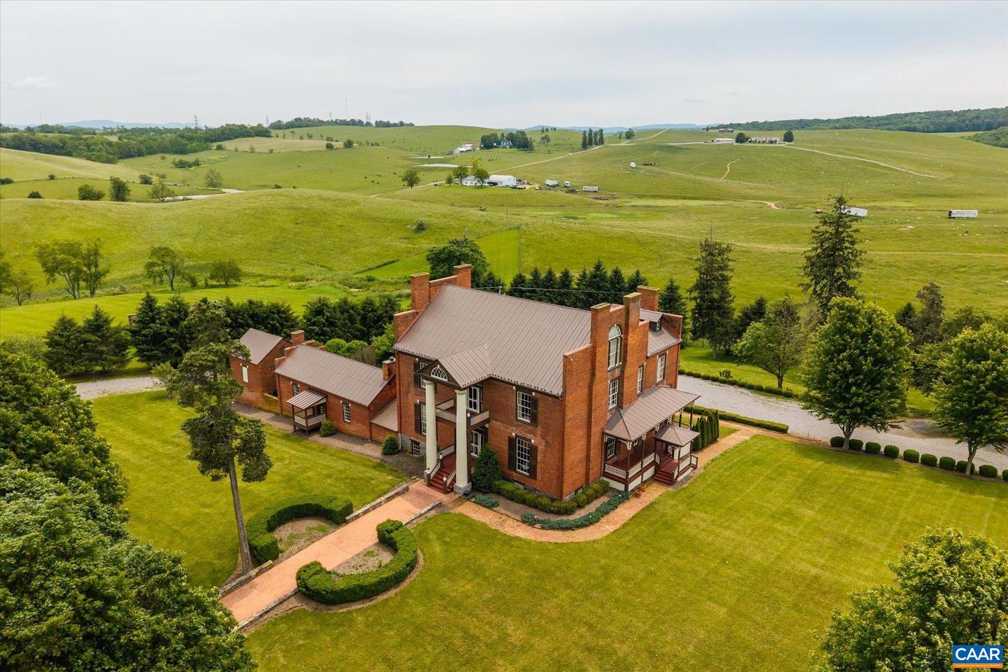 325 FACTORY OUTLET DR, MAX MEADOWS, Virginia 24360, 5 Bedrooms Bedrooms, ,3 BathroomsBathrooms,Residential,For sale,325 FACTORY OUTLET DR,665339 MLS # 665339