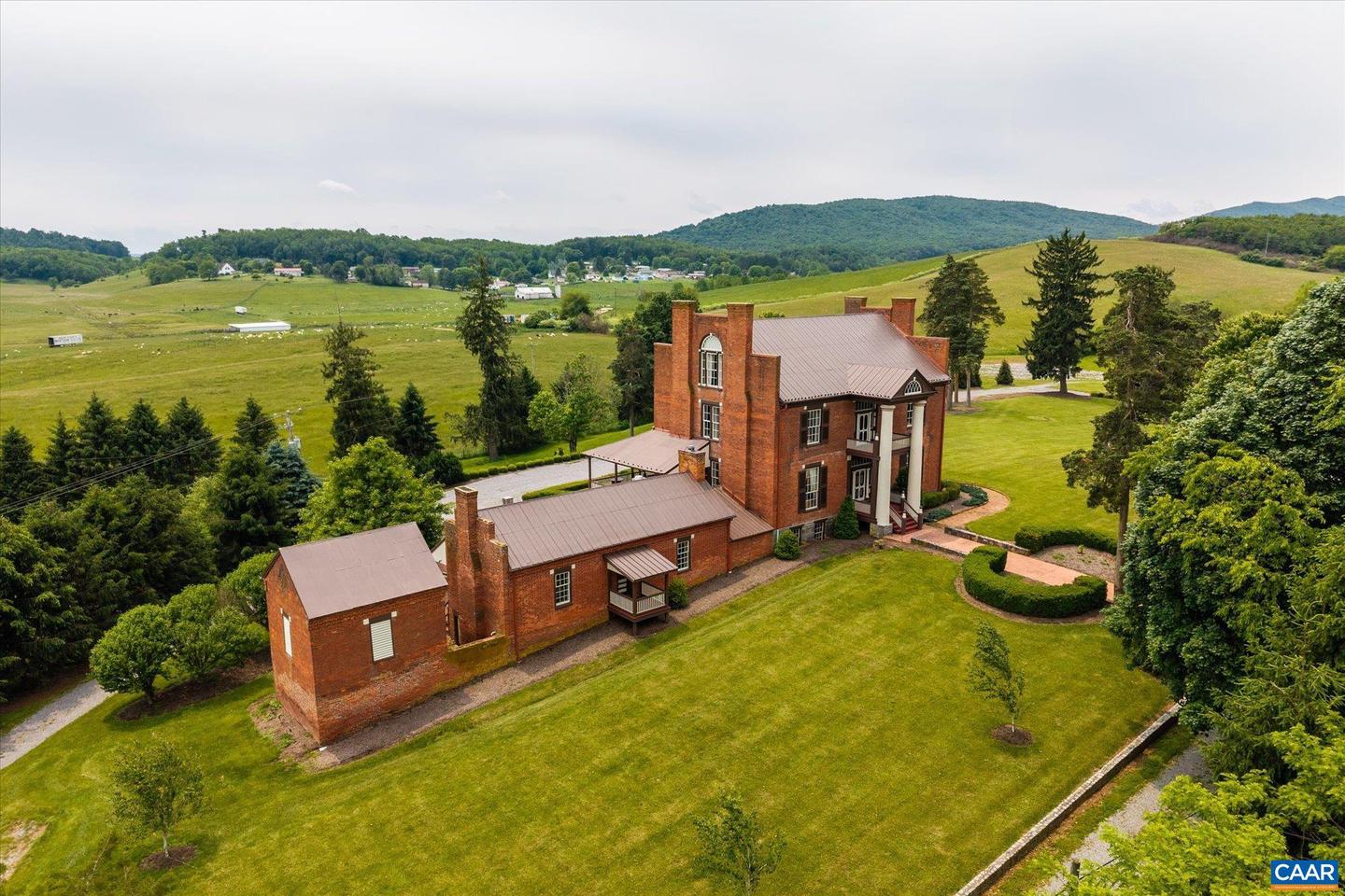 325 FACTORY OUTLET DR, MAX MEADOWS, Virginia 24360, 5 Bedrooms Bedrooms, ,3 BathroomsBathrooms,Residential,For sale,325 FACTORY OUTLET DR,665339 MLS # 665339