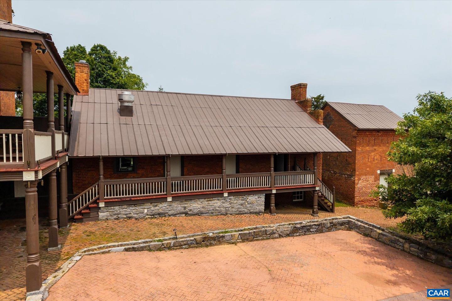 325 FACTORY OUTLET DR, MAX MEADOWS, Virginia 24360, 5 Bedrooms Bedrooms, ,3 BathroomsBathrooms,Residential,For sale,325 FACTORY OUTLET DR,665339 MLS # 665339