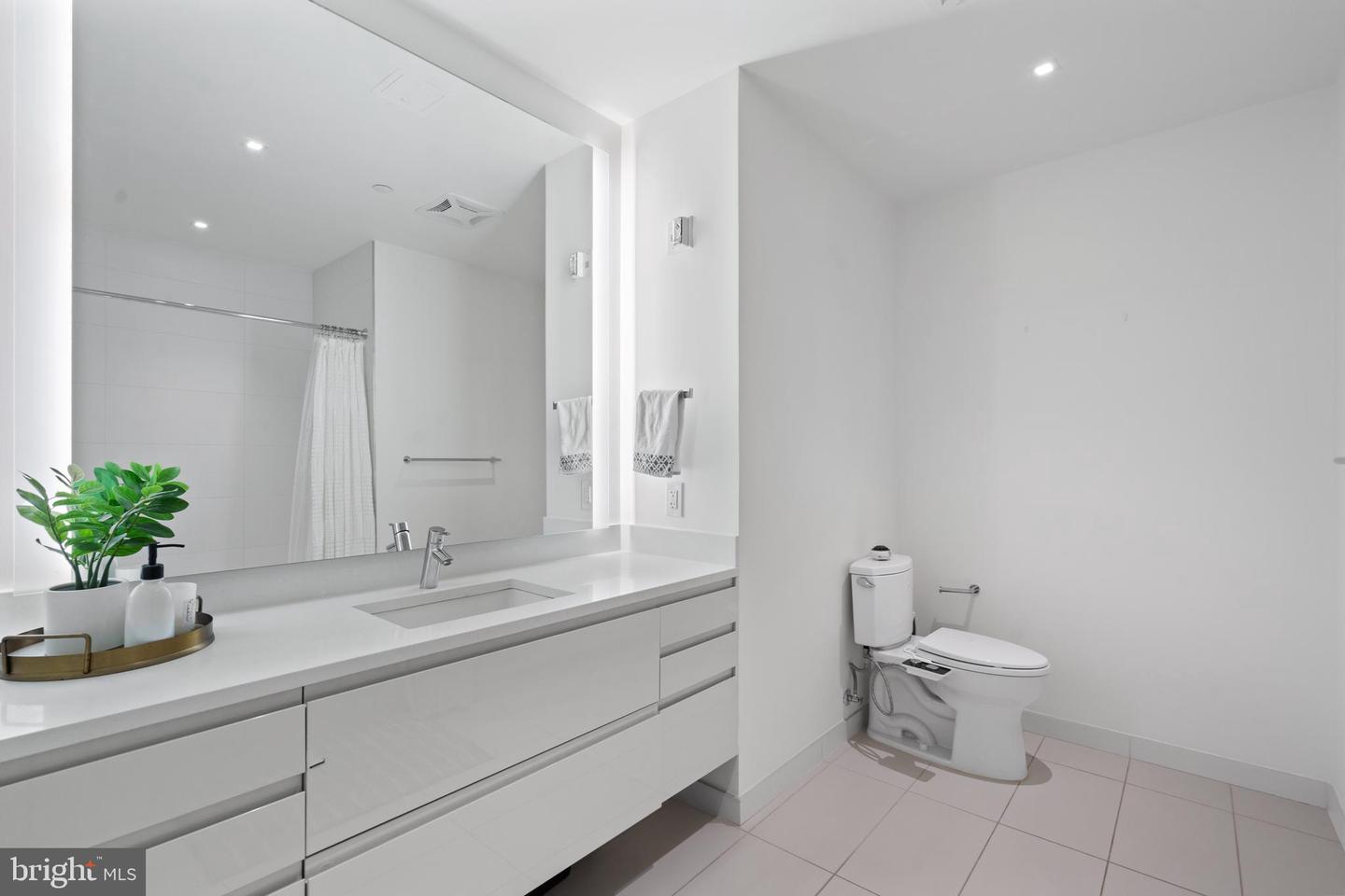 810 O ST NW #504, WASHINGTON, District Of Columbia 20001, 2 Bedrooms Bedrooms, ,2 BathroomsBathrooms,Residential,For sale,810 O ST NW #504,DCDC2204066 MLS # DCDC2204066