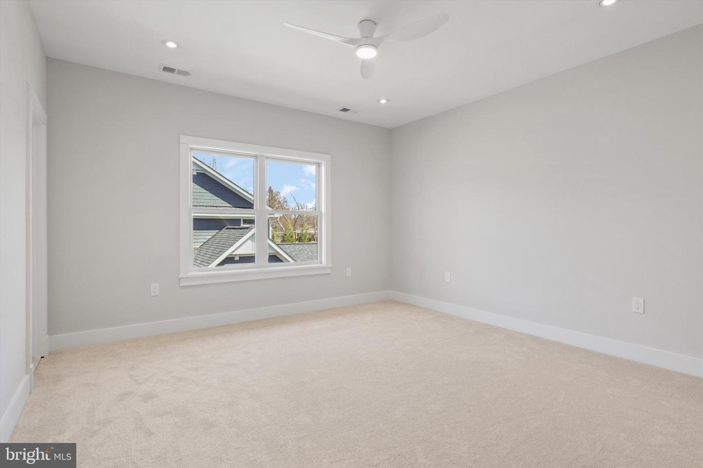 310 JOHNSON ST SW, VIENNA, Virginia 22180, 6 Bedrooms Bedrooms, ,5 BathroomsBathrooms,Residential,For sale,310 JOHNSON ST SW,VAFX2245430 MLS # VAFX2245430