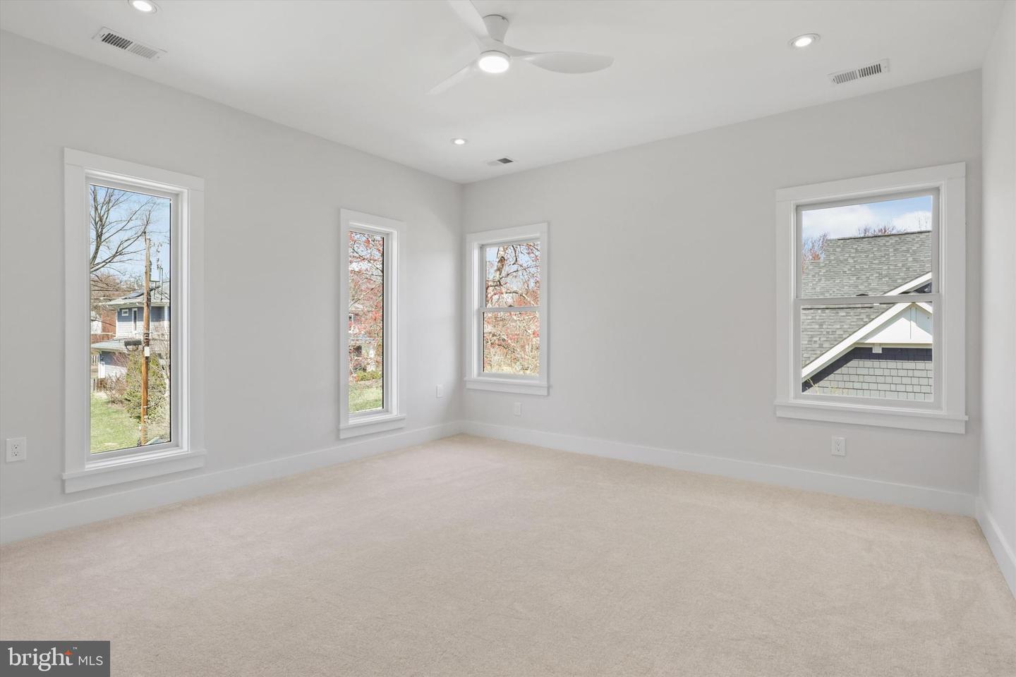 310 JOHNSON ST SW, VIENNA, Virginia 22180, 6 Bedrooms Bedrooms, ,5 BathroomsBathrooms,Residential,For sale,310 JOHNSON ST SW,VAFX2245430 MLS # VAFX2245430