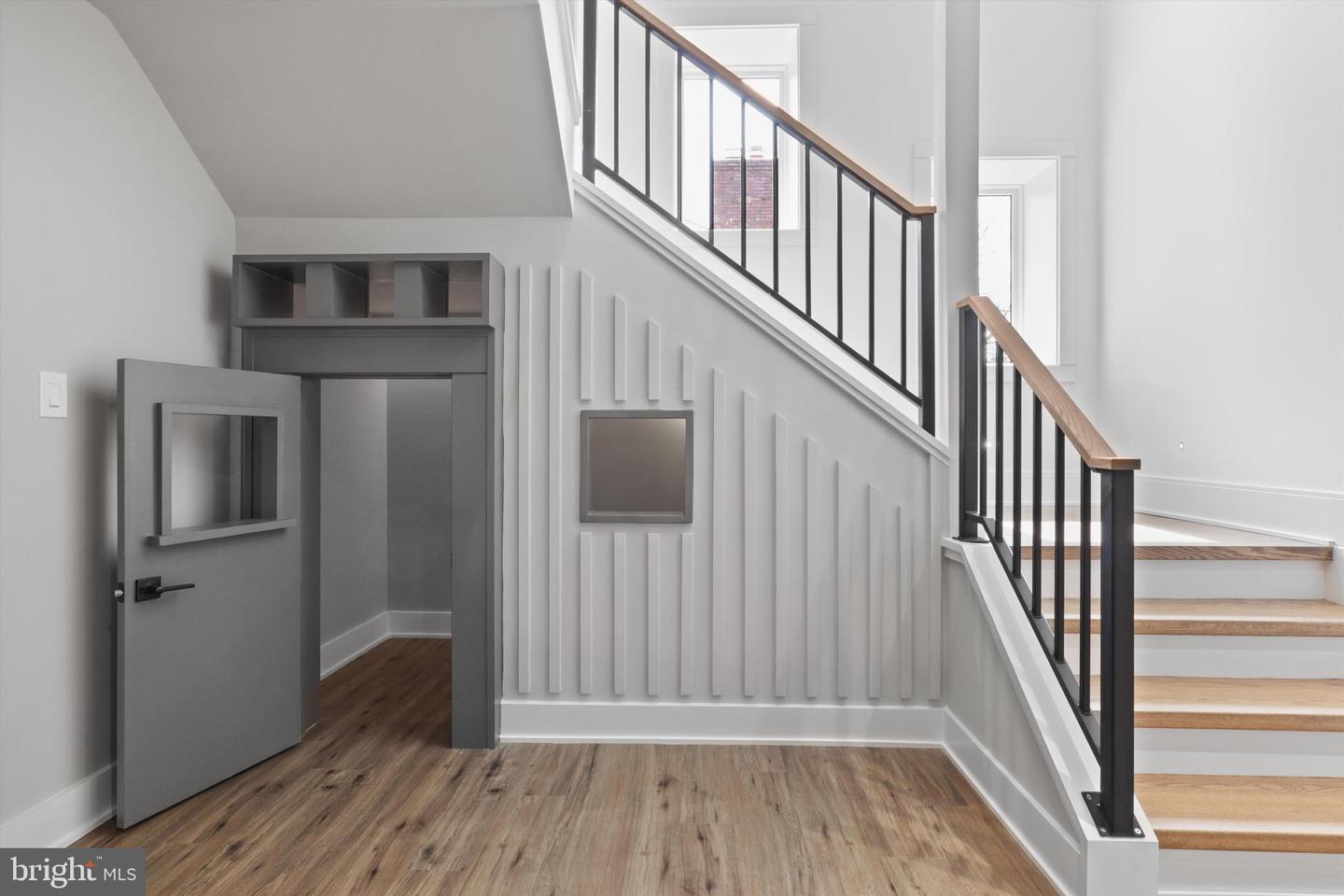 310 JOHNSON ST SW, VIENNA, Virginia 22180, 6 Bedrooms Bedrooms, ,5 BathroomsBathrooms,Residential,For sale,310 JOHNSON ST SW,VAFX2245430 MLS # VAFX2245430