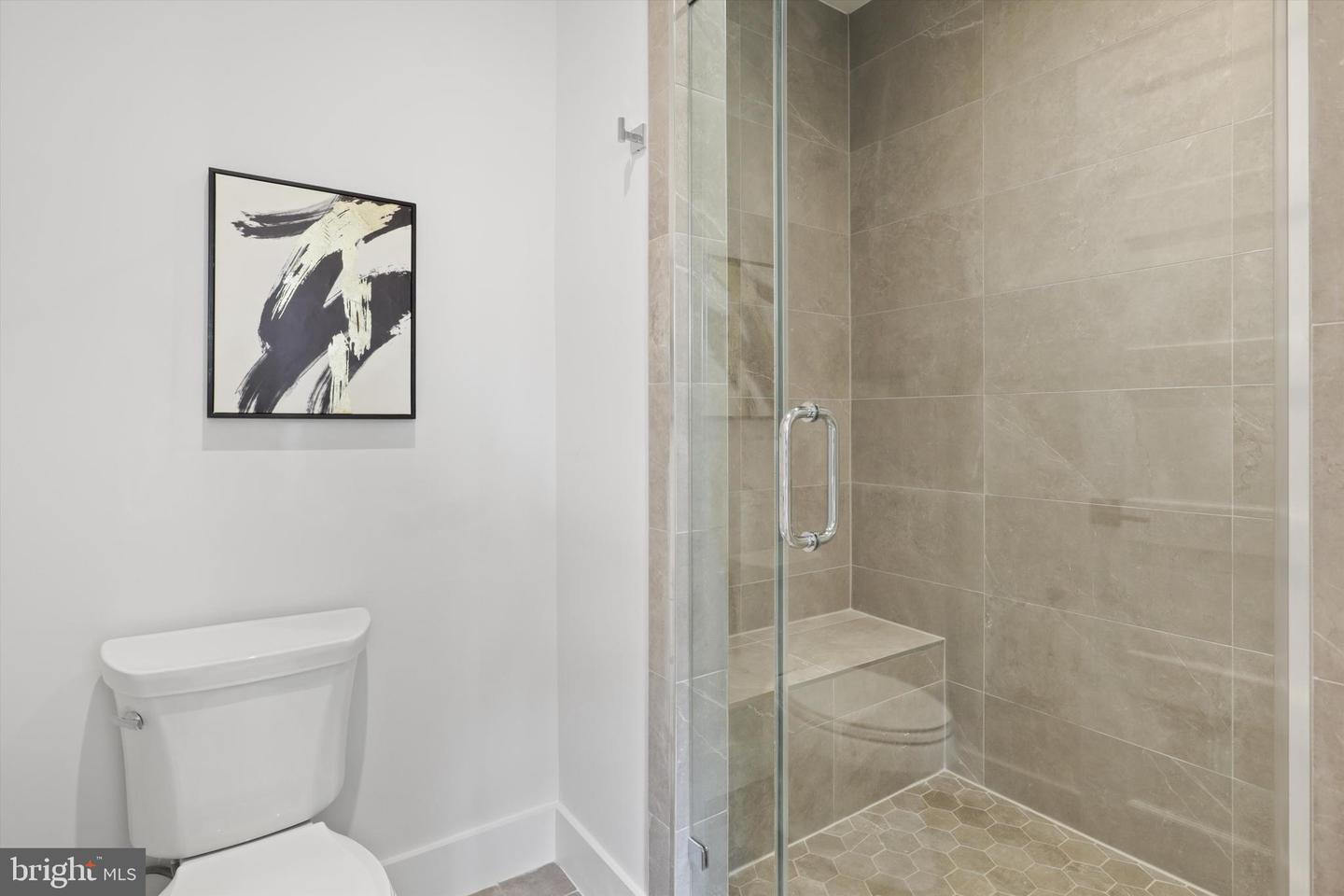 310 JOHNSON ST SW, VIENNA, Virginia 22180, 6 Bedrooms Bedrooms, ,5 BathroomsBathrooms,Residential,For sale,310 JOHNSON ST SW,VAFX2245430 MLS # VAFX2245430