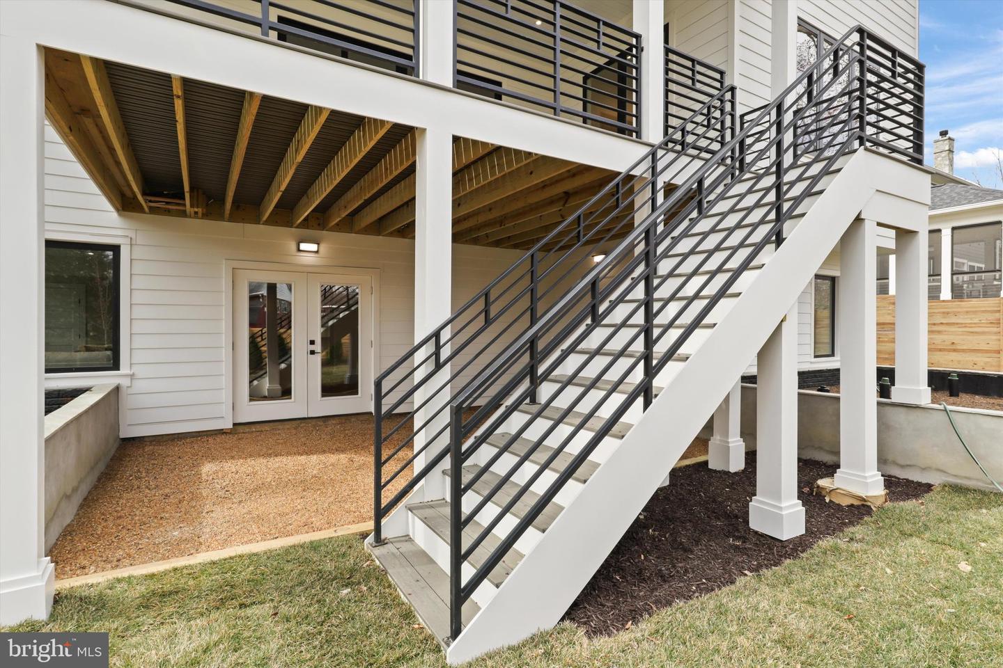310 JOHNSON ST SW, VIENNA, Virginia 22180, 6 Bedrooms Bedrooms, ,5 BathroomsBathrooms,Residential,For sale,310 JOHNSON ST SW,VAFX2245430 MLS # VAFX2245430