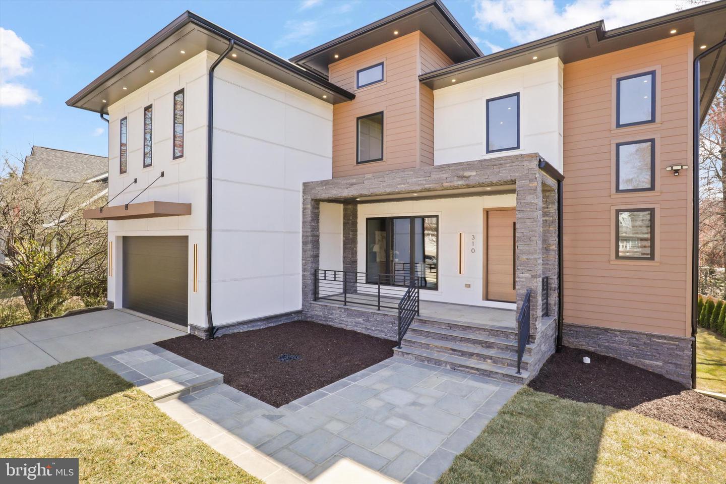 310 JOHNSON ST SW, VIENNA, Virginia 22180, 6 Bedrooms Bedrooms, ,5 BathroomsBathrooms,Residential,For sale,310 JOHNSON ST SW,VAFX2245430 MLS # VAFX2245430