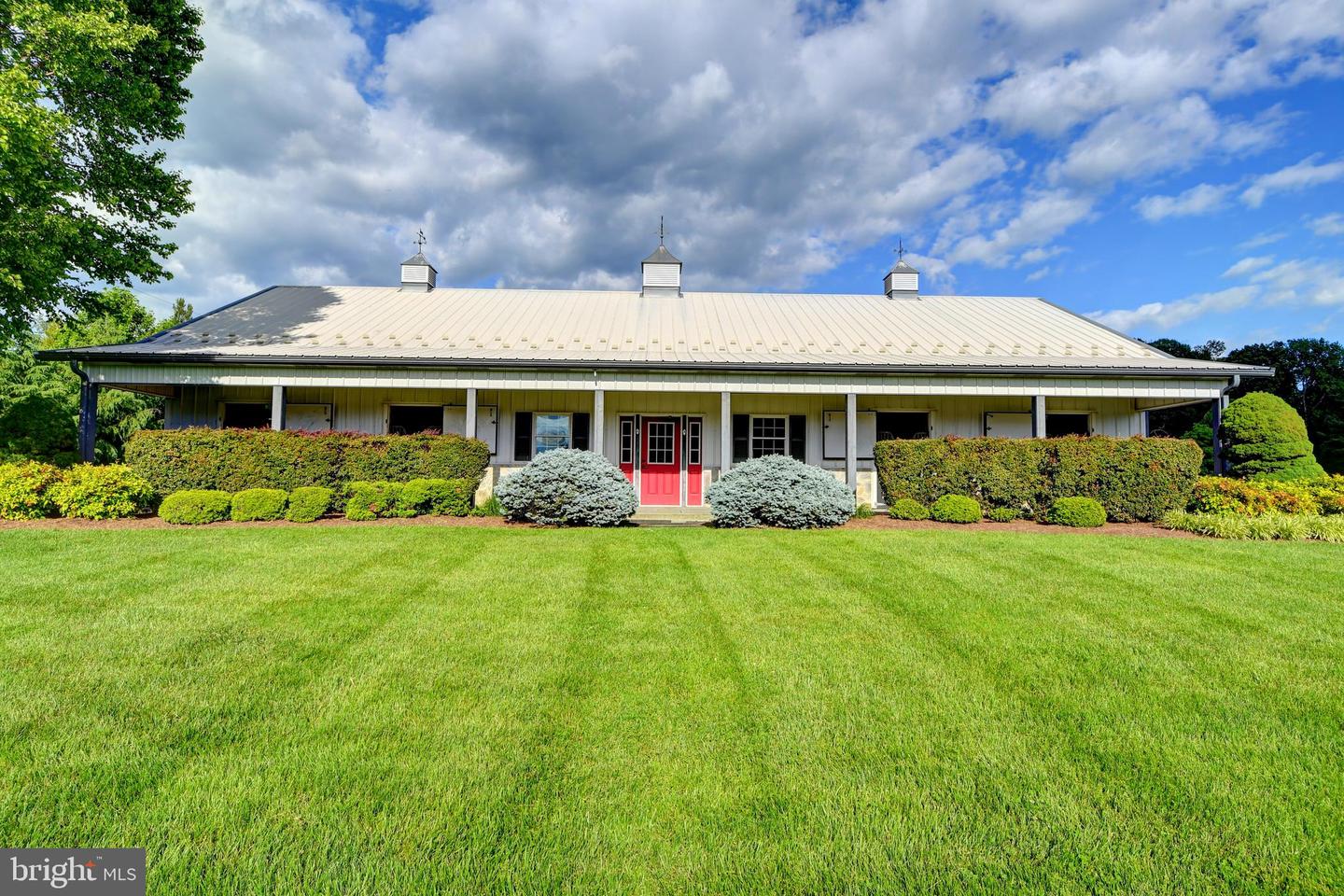 6501 CLIFTON RD, CLIFTON, Virginia 20124, 5 Bedrooms Bedrooms, ,4 BathroomsBathrooms,Farm,For sale,6501 CLIFTON RD,VAFX2245486 MLS # VAFX2245486