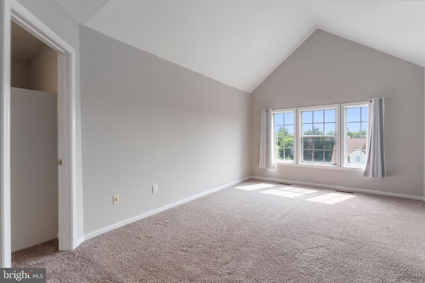 7014 ELLINGHAM CIR #F, ALEXANDRIA, Virginia 22315, 2 Bedrooms Bedrooms, ,2 BathroomsBathrooms,Residential,For sale,7014 ELLINGHAM CIR #F,VAFX2223736 MLS # VAFX2223736