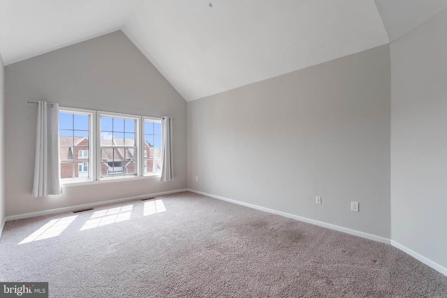 7014 ELLINGHAM CIR #F, ALEXANDRIA, Virginia 22315, 2 Bedrooms Bedrooms, ,2 BathroomsBathrooms,Residential,For sale,7014 ELLINGHAM CIR #F,VAFX2223736 MLS # VAFX2223736