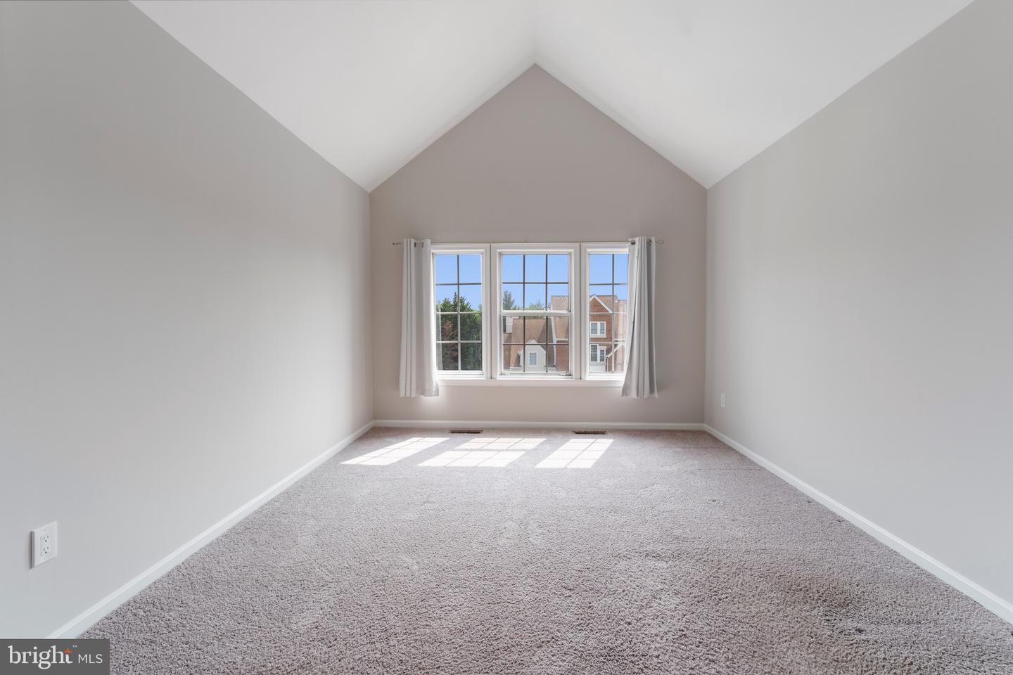 7014 ELLINGHAM CIR #F, ALEXANDRIA, Virginia 22315, 2 Bedrooms Bedrooms, ,2 BathroomsBathrooms,Residential,For sale,7014 ELLINGHAM CIR #F,VAFX2223736 MLS # VAFX2223736