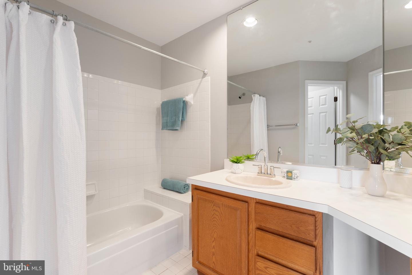 7014 ELLINGHAM CIR #F, ALEXANDRIA, Virginia 22315, 2 Bedrooms Bedrooms, ,2 BathroomsBathrooms,Residential,For sale,7014 ELLINGHAM CIR #F,VAFX2223736 MLS # VAFX2223736