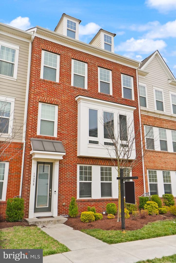 19298 FORKED CREEK TER, LEESBURG, Virginia 20175, 3 Bedrooms Bedrooms, ,3 BathroomsBathrooms,Residential,For sale,19298 FORKED CREEK TER,VALO2089894 MLS # VALO2089894