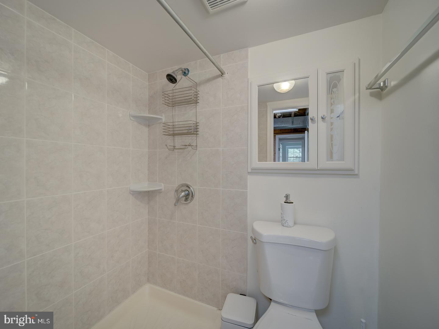 9117 HUNTING PINES PL, FAIRFAX, Virginia 22032, 4 Bedrooms Bedrooms, ,4 BathroomsBathrooms,Residential,For sale,9117 HUNTING PINES PL,VAFX2229310 MLS # VAFX2229310