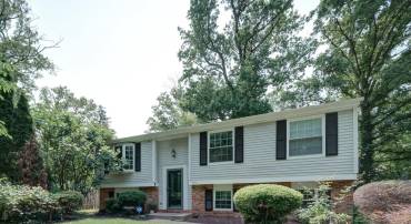 9117 HUNTING PINES PL, FAIRFAX, Virginia 22032, 4 Bedrooms Bedrooms, ,4 BathroomsBathrooms,Residential,For sale,9117 HUNTING PINES PL,VAFX2229310 MLS # VAFX2229310