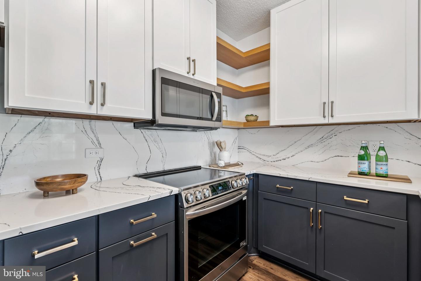 249 S PICKETT ST #302, ALEXANDRIA, Virginia 22304, 2 Bedrooms Bedrooms, ,2 BathroomsBathrooms,Residential,For sale,249 S PICKETT ST #302,VAAX2043156 MLS # VAAX2043156