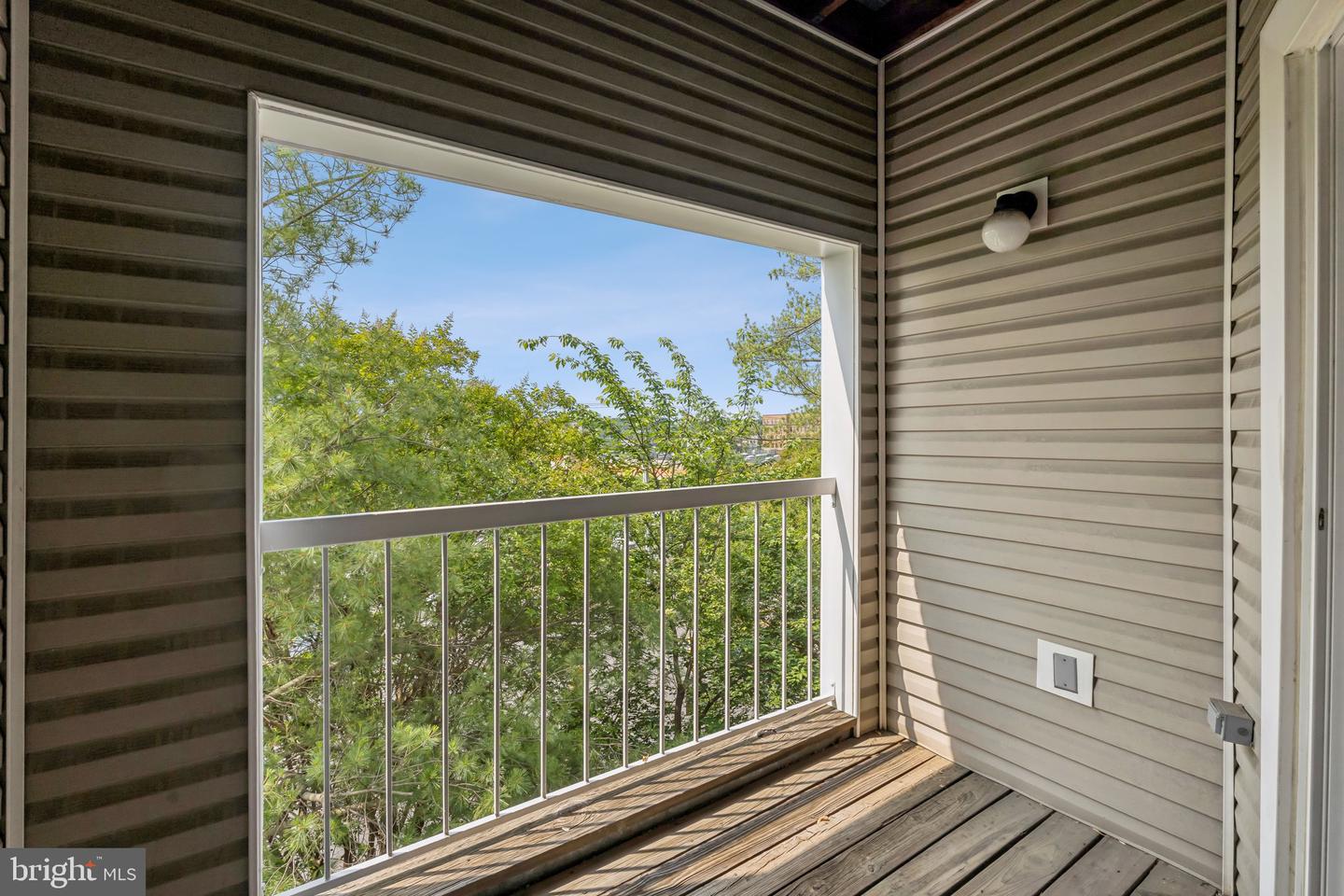 249 S PICKETT ST #302, ALEXANDRIA, Virginia 22304, 2 Bedrooms Bedrooms, ,2 BathroomsBathrooms,Residential,For sale,249 S PICKETT ST #302,VAAX2043156 MLS # VAAX2043156