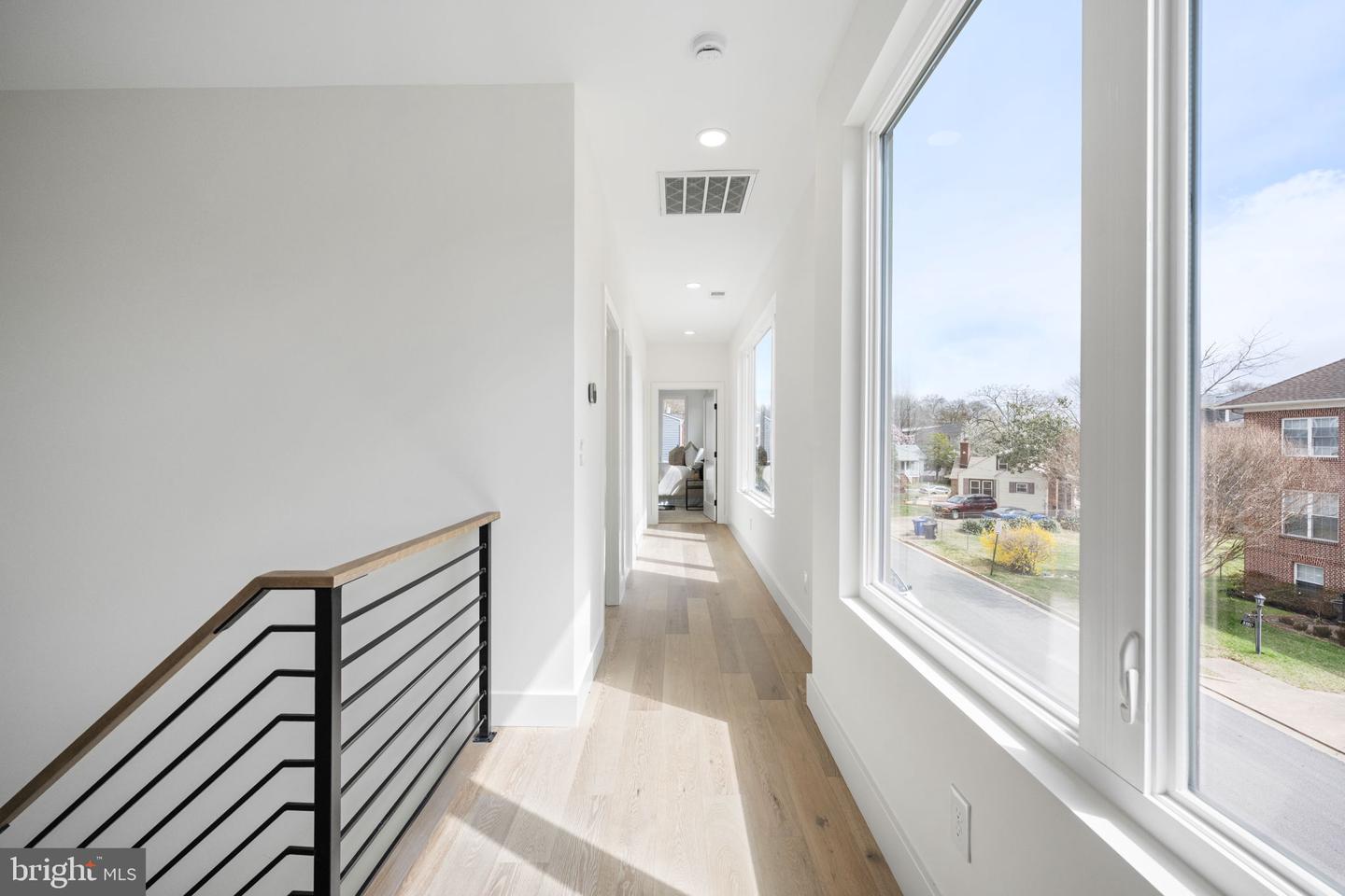 2001 N GEORGE MASON DR, ARLINGTON, Virginia 22207, 6 Bedrooms Bedrooms, ,4 BathroomsBathrooms,Residential,For sale,2001 N GEORGE MASON DR,VAAR2054998 MLS # VAAR2054998