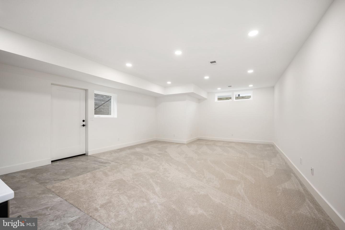 2001 N GEORGE MASON DR, ARLINGTON, Virginia 22207, 6 Bedrooms Bedrooms, ,4 BathroomsBathrooms,Residential,For sale,2001 N GEORGE MASON DR,VAAR2054998 MLS # VAAR2054998