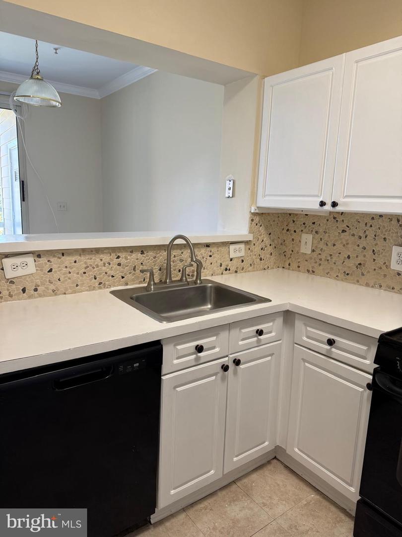 2109 HIGHCOURT LN #203, HERNDON, Virginia 20170, 2 Bedrooms Bedrooms, ,2 BathroomsBathrooms,Residential,For sale,2109 HIGHCOURT LN #203,VAFX2233206 MLS # VAFX2233206