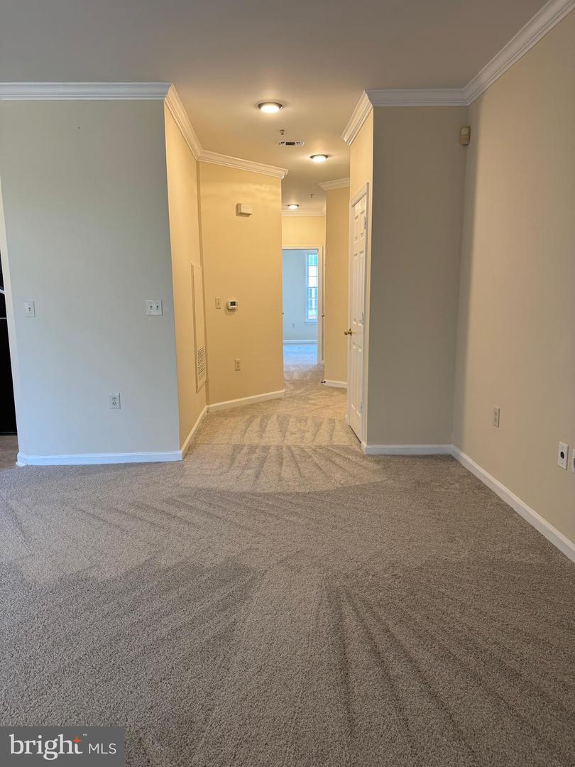 2109 HIGHCOURT LN #203, HERNDON, Virginia 20170, 2 Bedrooms Bedrooms, ,2 BathroomsBathrooms,Residential,For sale,2109 HIGHCOURT LN #203,VAFX2233206 MLS # VAFX2233206