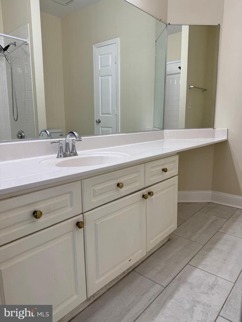2109 HIGHCOURT LN #203, HERNDON, Virginia 20170, 2 Bedrooms Bedrooms, ,2 BathroomsBathrooms,Residential,For sale,2109 HIGHCOURT LN #203,VAFX2233206 MLS # VAFX2233206