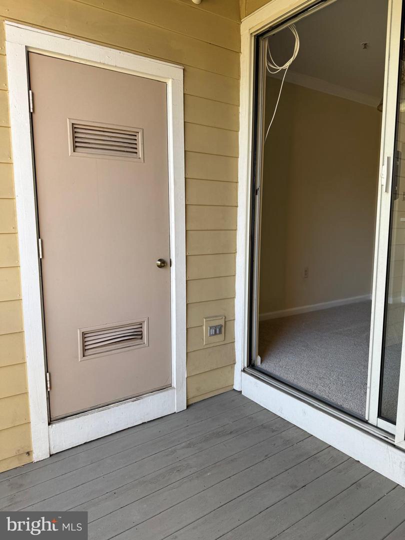 2109 HIGHCOURT LN #203, HERNDON, Virginia 20170, 2 Bedrooms Bedrooms, ,2 BathroomsBathrooms,Residential,For sale,2109 HIGHCOURT LN #203,VAFX2233206 MLS # VAFX2233206
