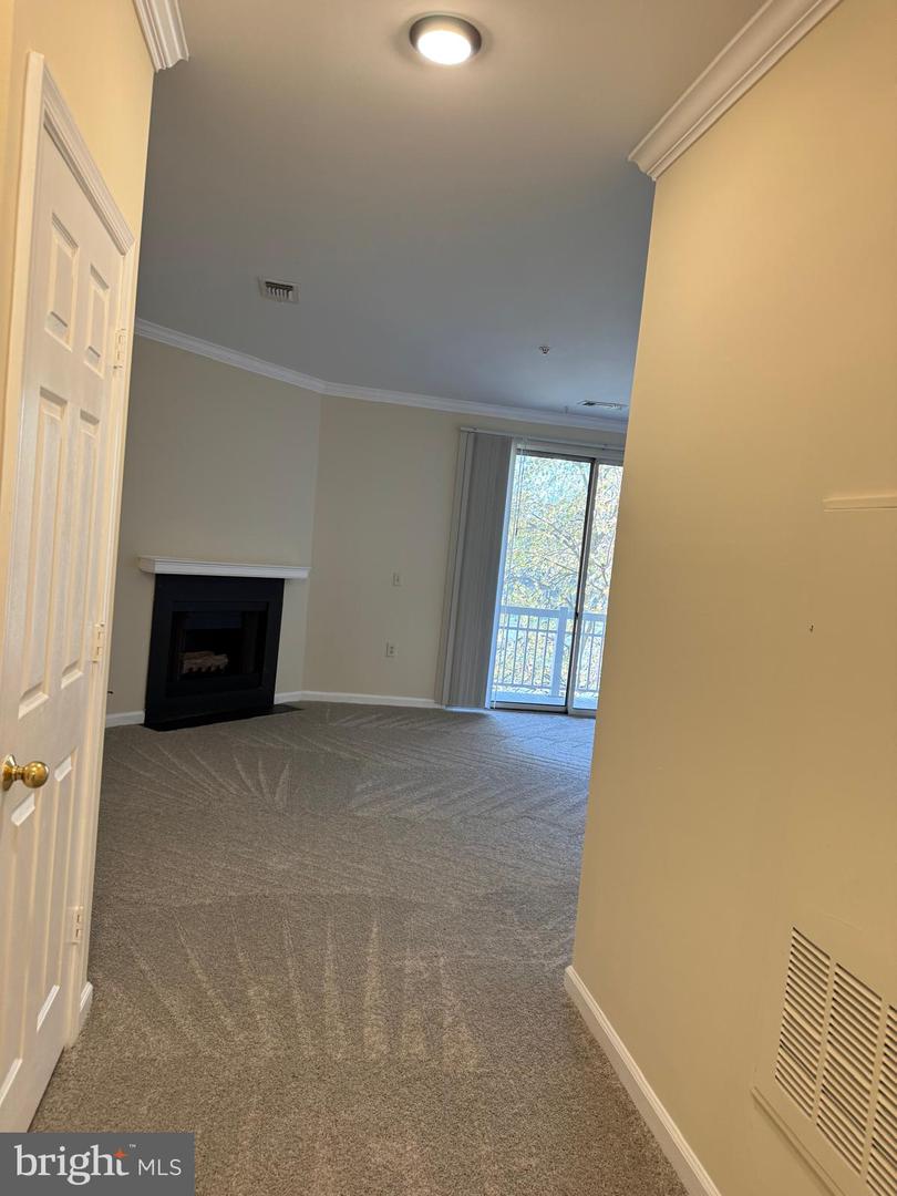 2109 HIGHCOURT LN #203, HERNDON, Virginia 20170, 2 Bedrooms Bedrooms, ,2 BathroomsBathrooms,Residential,For sale,2109 HIGHCOURT LN #203,VAFX2233206 MLS # VAFX2233206