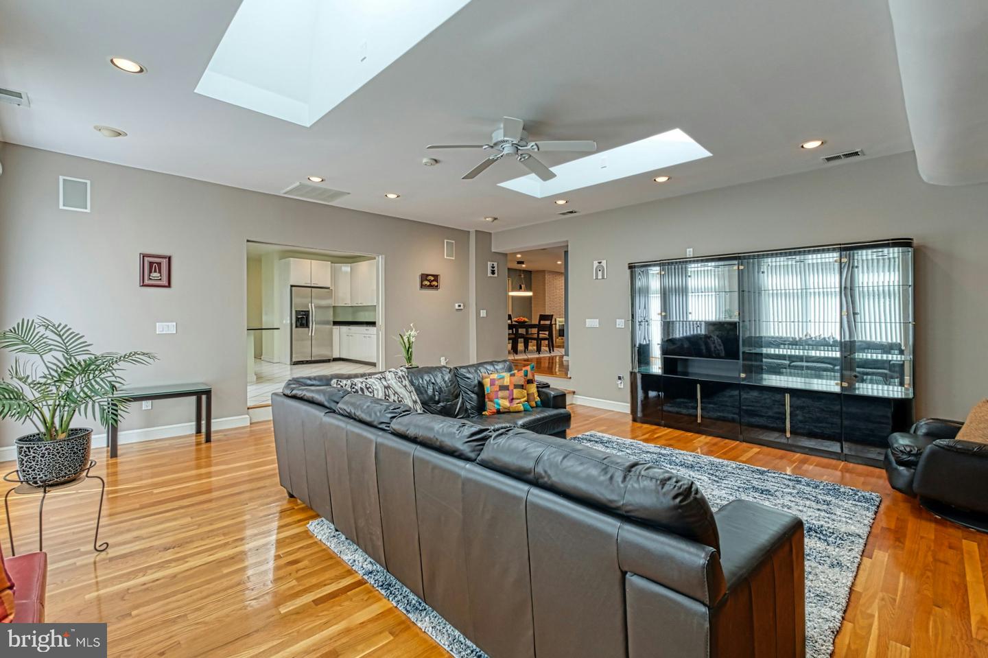 3820 LORCOM LN, ARLINGTON, Virginia 22207, 6 Bedrooms Bedrooms, ,5 BathroomsBathrooms,Residential,For sale,3820 LORCOM LN,VAAR2055870 MLS # VAAR2055870