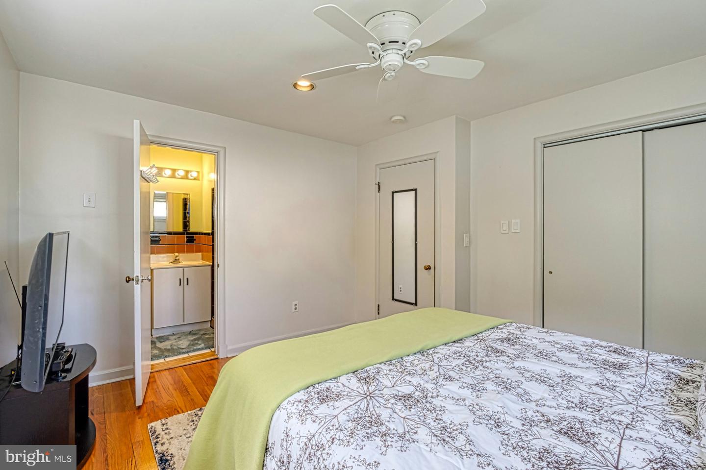 3820 LORCOM LN, ARLINGTON, Virginia 22207, 6 Bedrooms Bedrooms, ,5 BathroomsBathrooms,Residential,For sale,3820 LORCOM LN,VAAR2055870 MLS # VAAR2055870