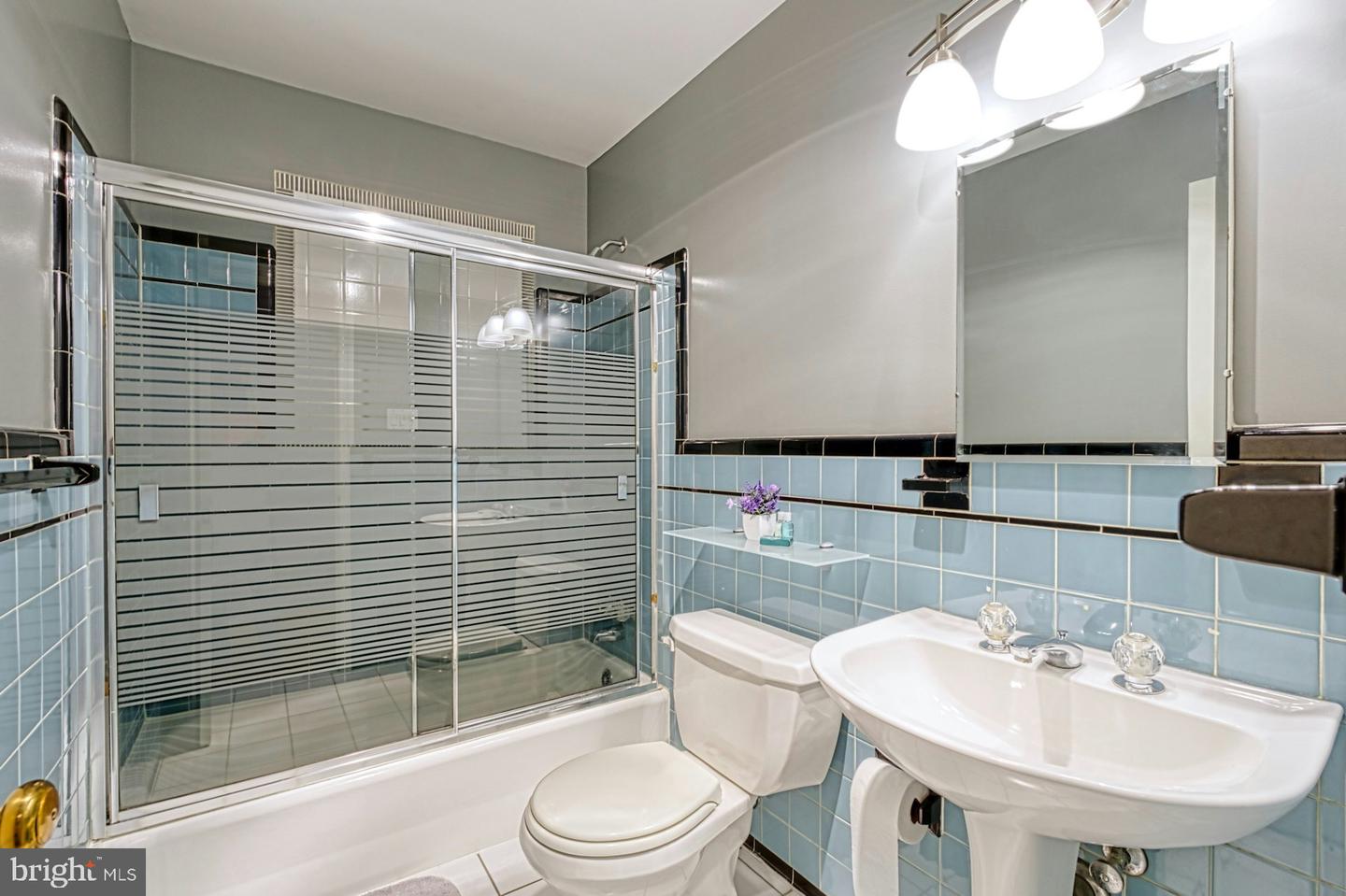 3820 LORCOM LN, ARLINGTON, Virginia 22207, 6 Bedrooms Bedrooms, ,5 BathroomsBathrooms,Residential,For sale,3820 LORCOM LN,VAAR2055870 MLS # VAAR2055870