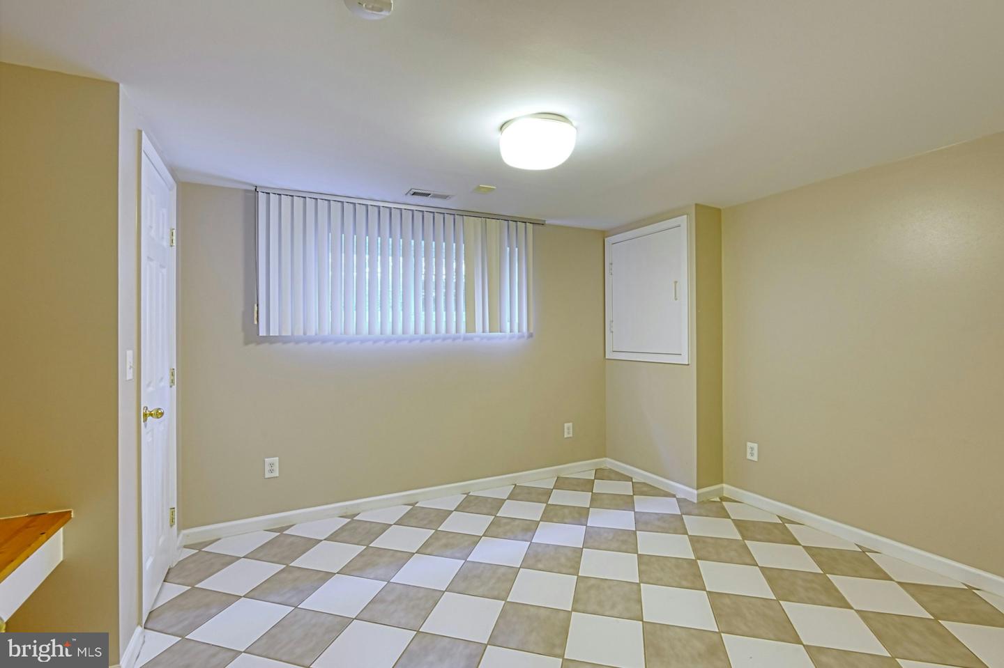 3820 LORCOM LN, ARLINGTON, Virginia 22207, 6 Bedrooms Bedrooms, ,5 BathroomsBathrooms,Residential,For sale,3820 LORCOM LN,VAAR2055870 MLS # VAAR2055870