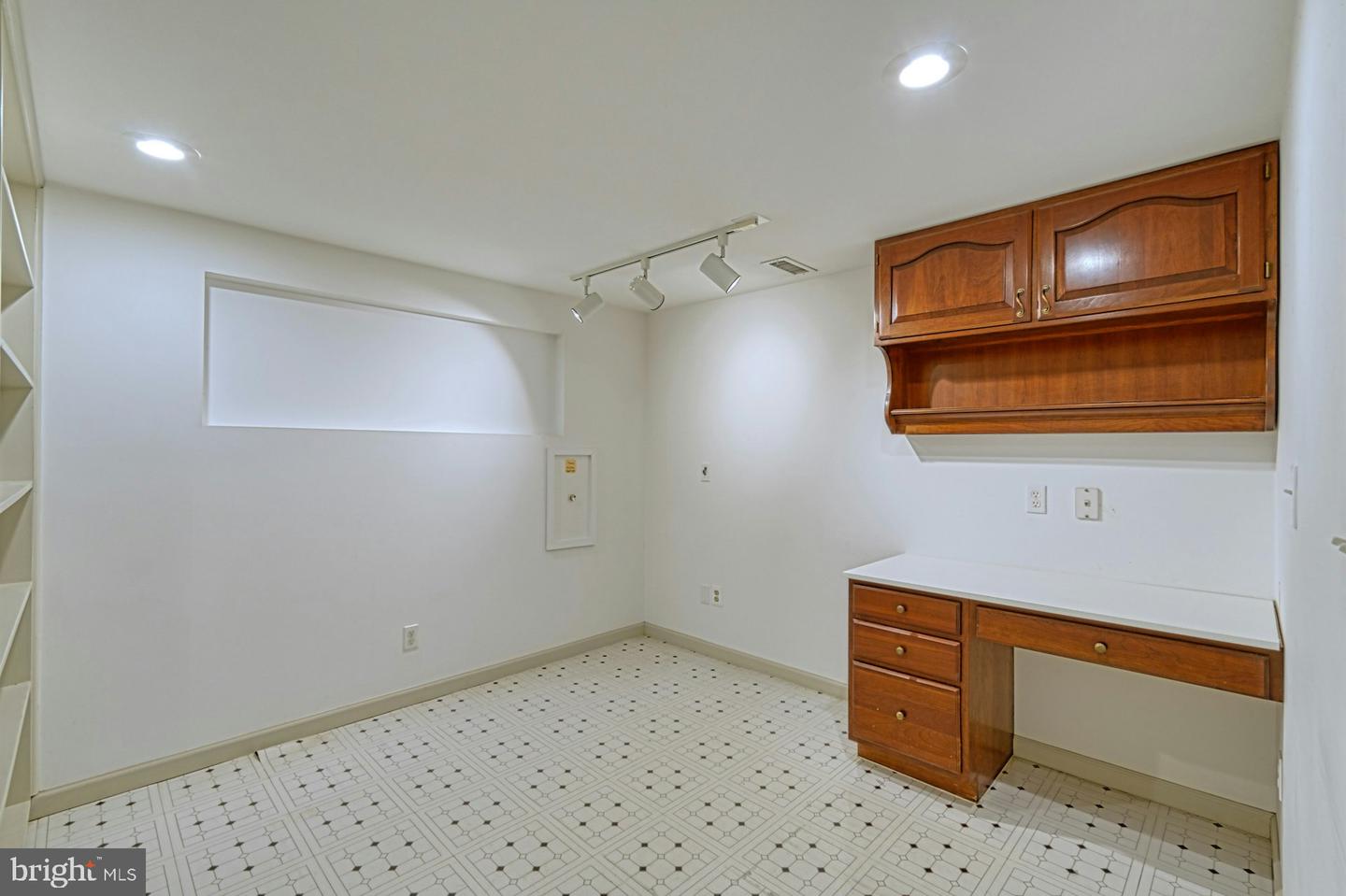 3820 LORCOM LN, ARLINGTON, Virginia 22207, 6 Bedrooms Bedrooms, ,5 BathroomsBathrooms,Residential,For sale,3820 LORCOM LN,VAAR2055870 MLS # VAAR2055870
