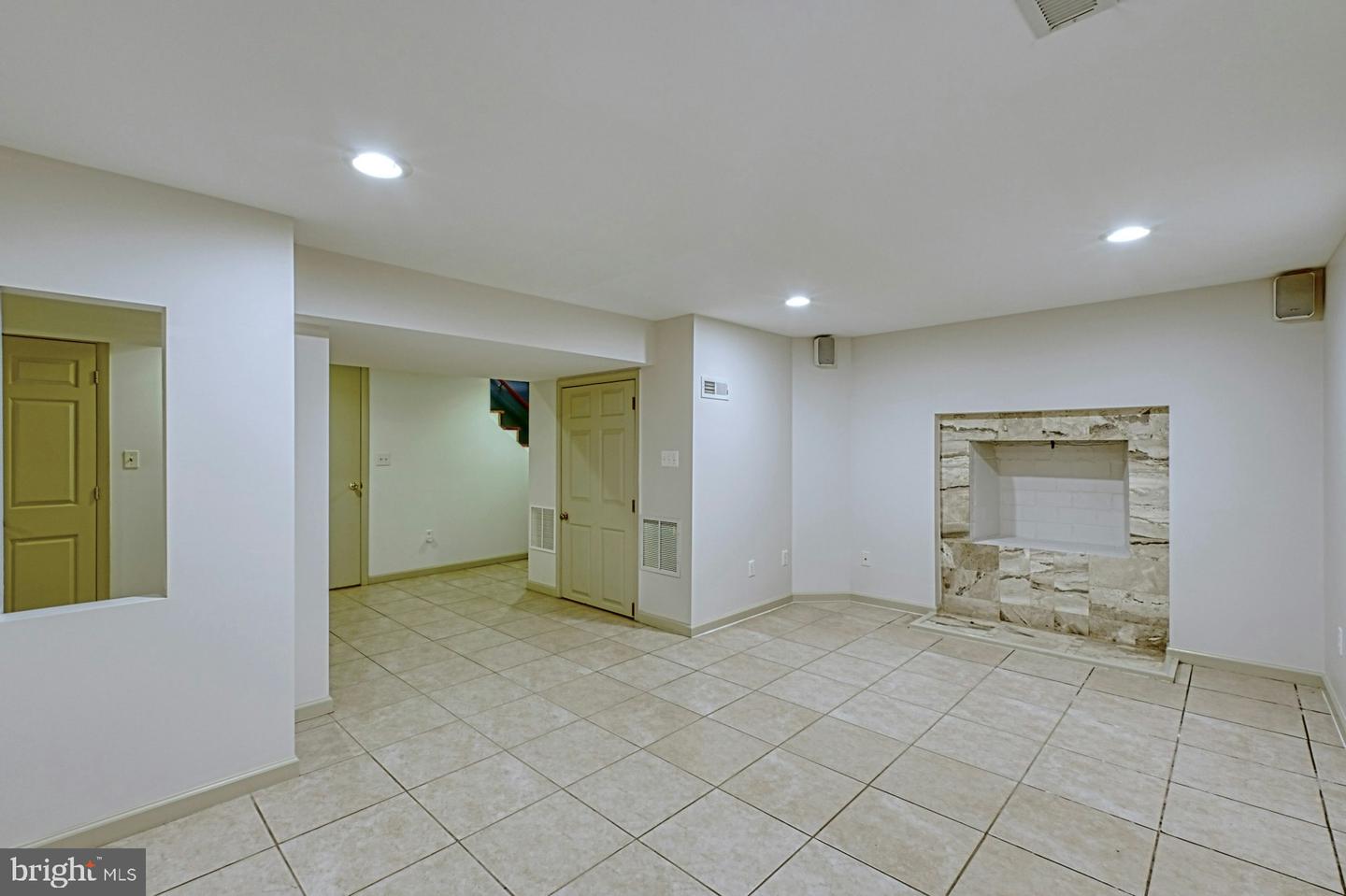 3820 LORCOM LN, ARLINGTON, Virginia 22207, 6 Bedrooms Bedrooms, ,5 BathroomsBathrooms,Residential,For sale,3820 LORCOM LN,VAAR2055870 MLS # VAAR2055870