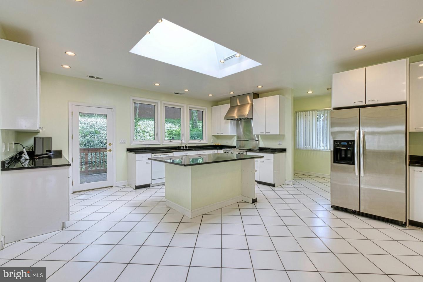 3820 LORCOM LN, ARLINGTON, Virginia 22207, 6 Bedrooms Bedrooms, ,5 BathroomsBathrooms,Residential,For sale,3820 LORCOM LN,VAAR2055870 MLS # VAAR2055870