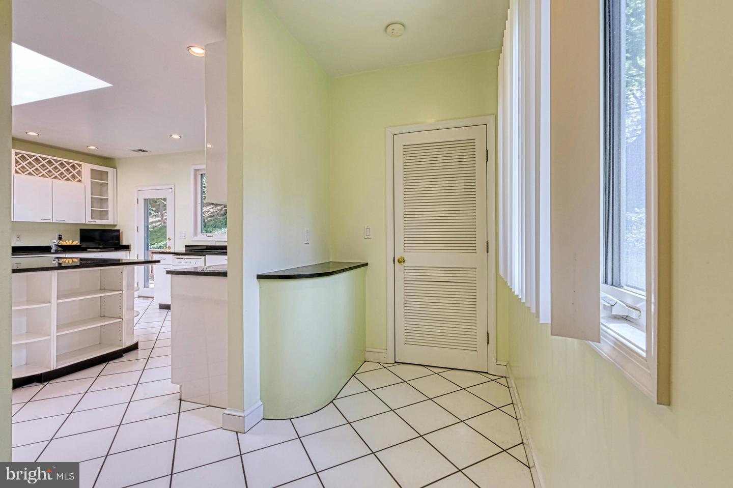 3820 LORCOM LN, ARLINGTON, Virginia 22207, 6 Bedrooms Bedrooms, ,5 BathroomsBathrooms,Residential,For sale,3820 LORCOM LN,VAAR2055870 MLS # VAAR2055870