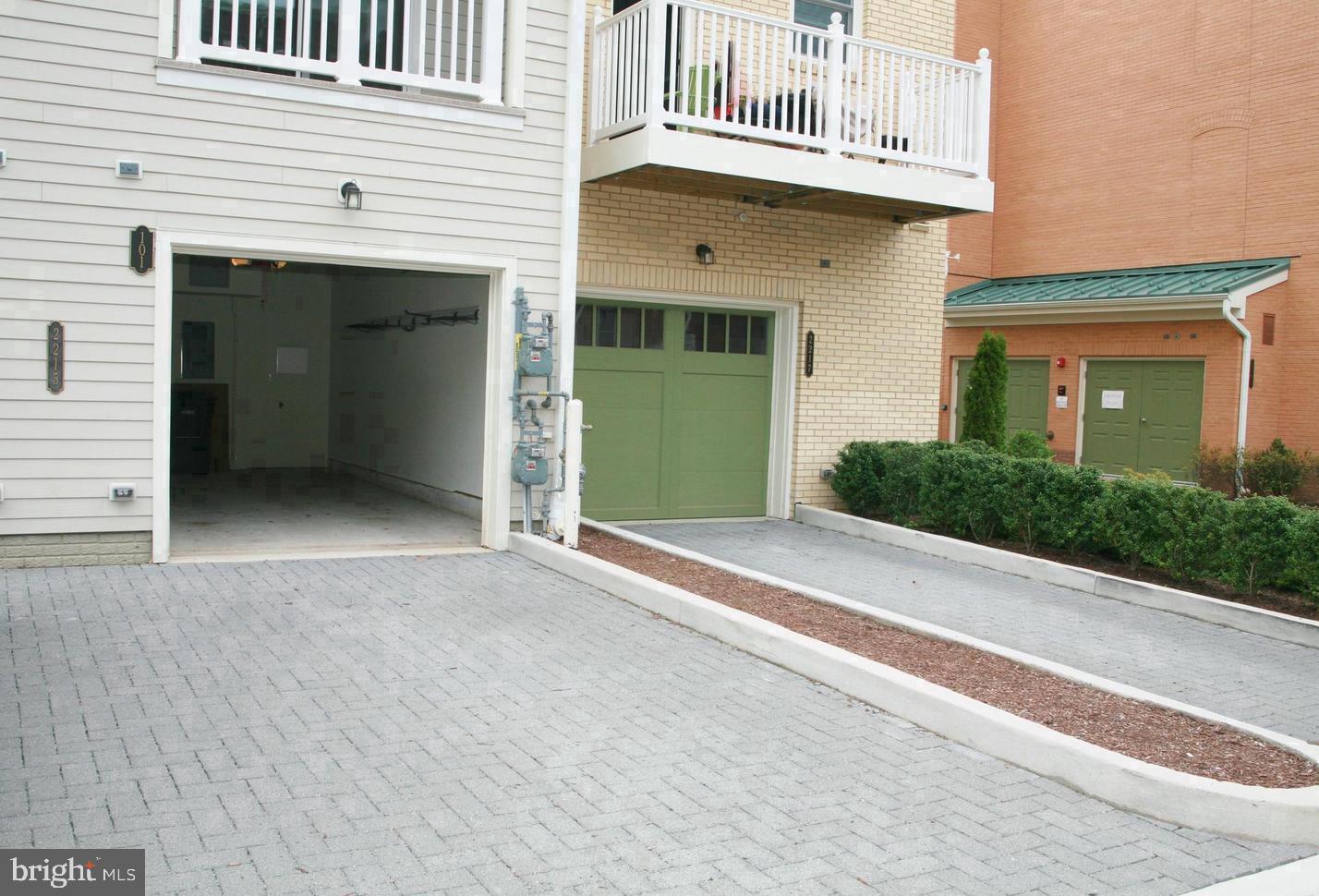 2215 RICHMOND HWY #101, ALEXANDRIA, Virginia 22301, 3 Bedrooms Bedrooms, ,2 BathroomsBathrooms,Residential,For sale,2215 RICHMOND HWY #101,VAAX2044120 MLS # VAAX2044120