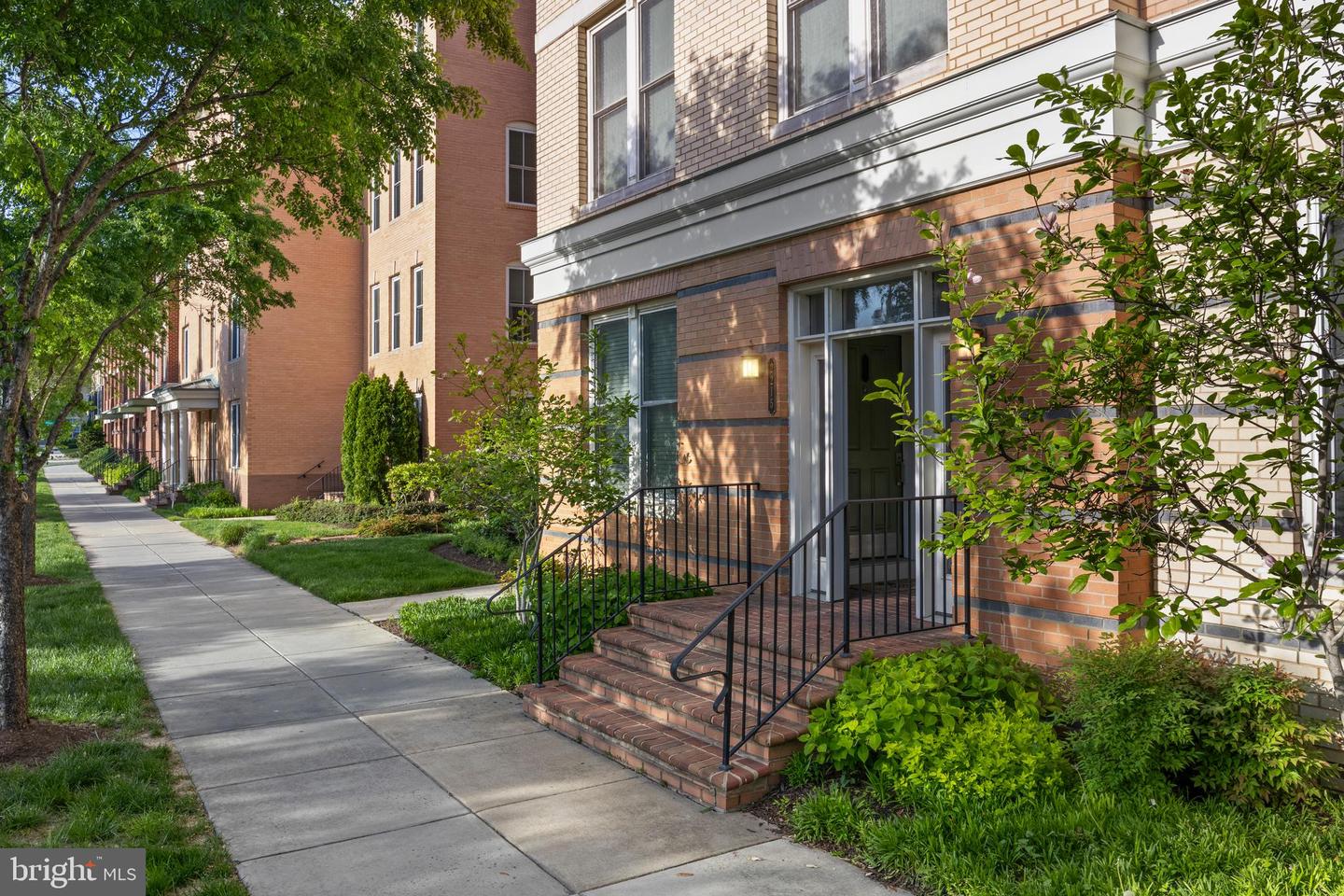 2215 RICHMOND HWY #101, ALEXANDRIA, Virginia 22301, 3 Bedrooms Bedrooms, ,2 BathroomsBathrooms,Residential,For sale,2215 RICHMOND HWY #101,VAAX2044120 MLS # VAAX2044120
