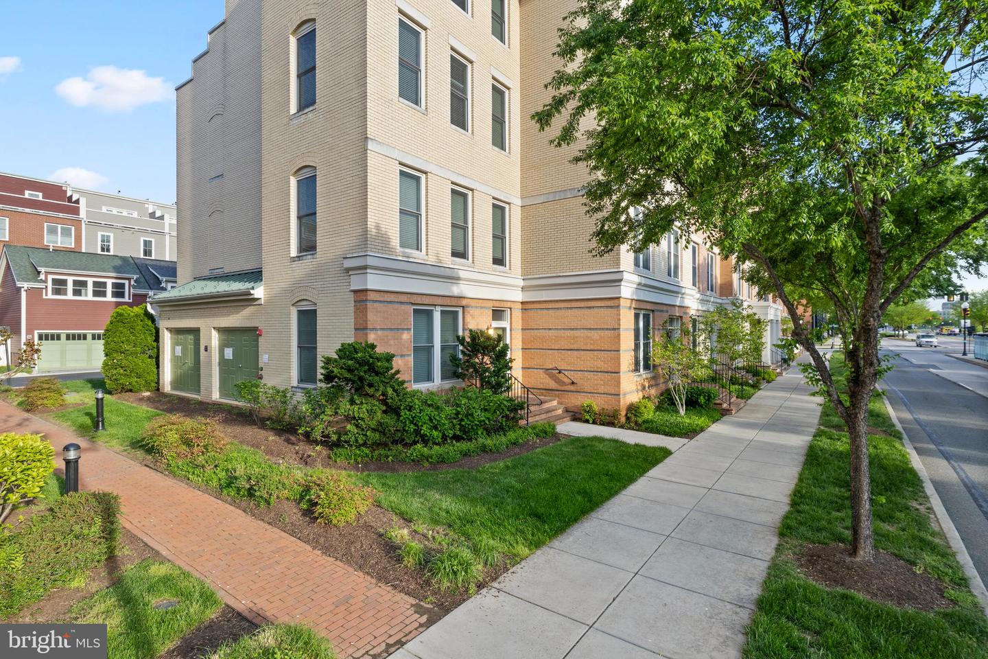 2215 RICHMOND HWY #101, ALEXANDRIA, Virginia 22301, 3 Bedrooms Bedrooms, ,2 BathroomsBathrooms,Residential,For sale,2215 RICHMOND HWY #101,VAAX2044120 MLS # VAAX2044120