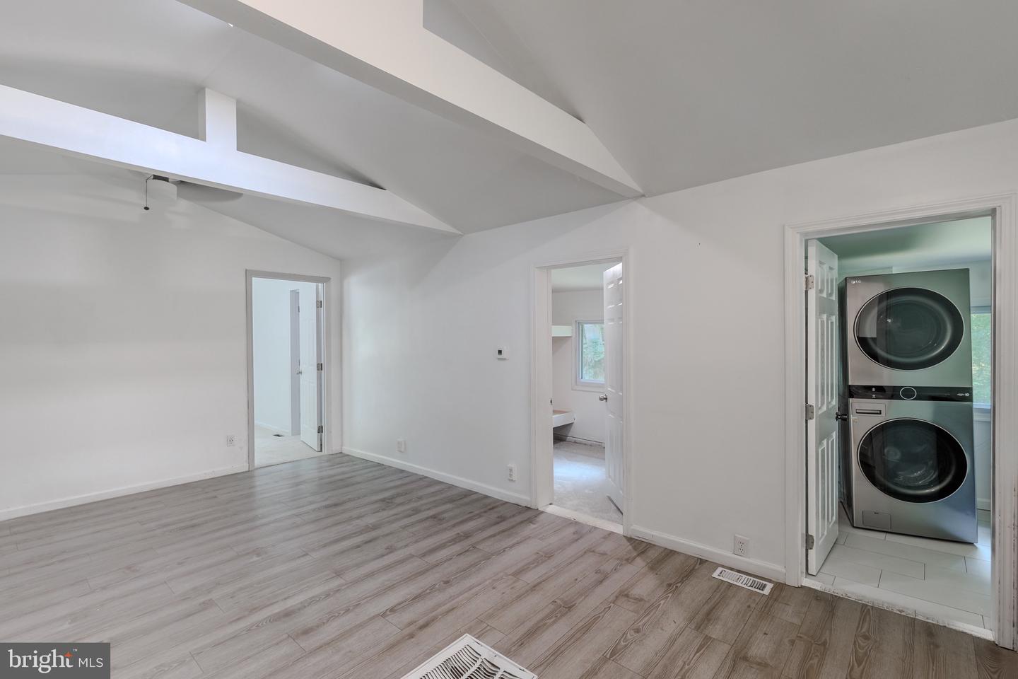 11909 WATERSIDE DR, MANASSAS, Virginia 20112, 2 Bedrooms Bedrooms, ,1 BathroomBathrooms,Residential,For sale,11909 WATERSIDE DR,VAPW2092038 MLS # VAPW2092038