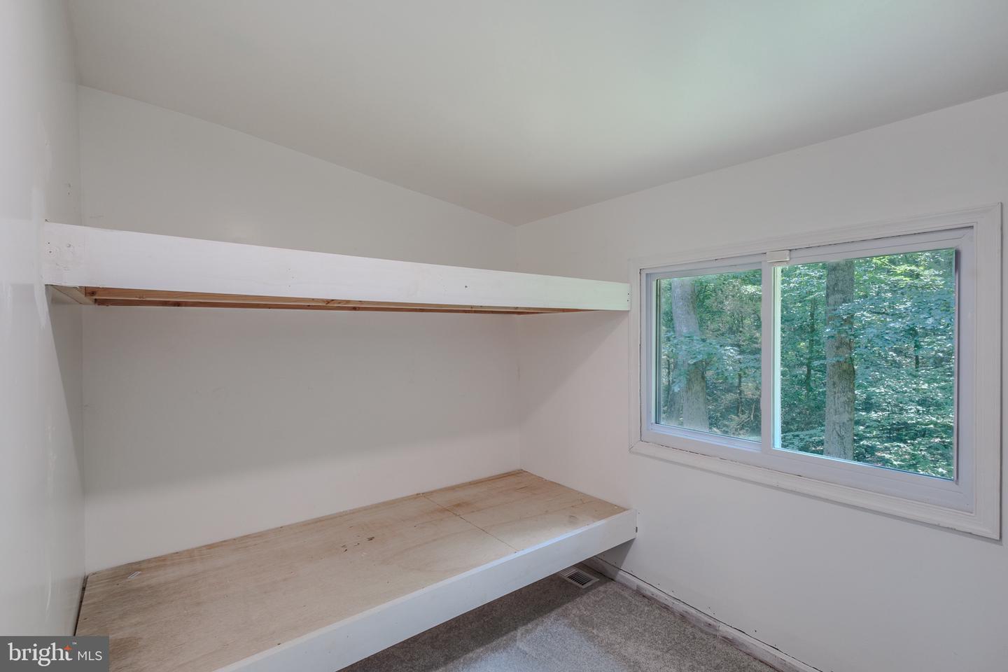 11909 WATERSIDE DR, MANASSAS, Virginia 20112, 2 Bedrooms Bedrooms, ,1 BathroomBathrooms,Residential,For sale,11909 WATERSIDE DR,VAPW2092038 MLS # VAPW2092038